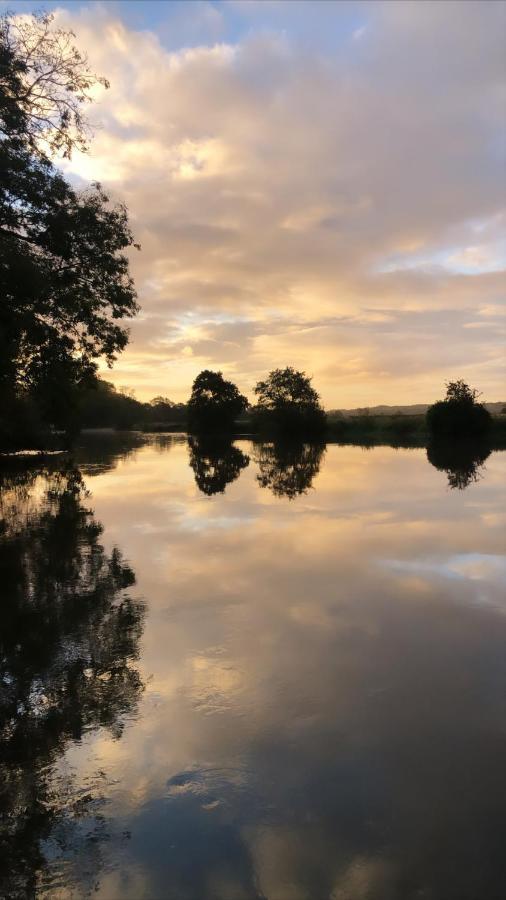 Dinckley Court River Thames Boutique B&B Burcot Abingdon Oxford Extérieur photo